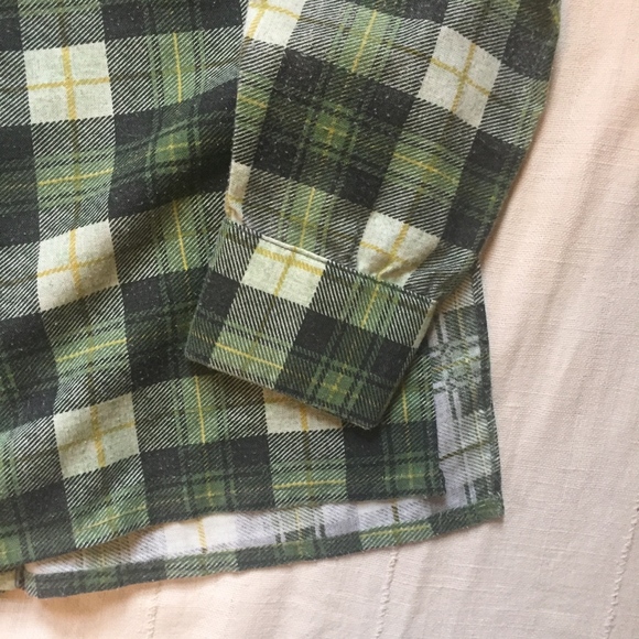 Golden Vintage Women's Flannel w/. Side Cut Detail - Picture 4 of 7